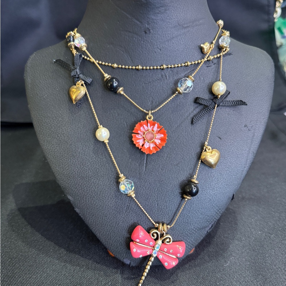 Charming Gold and Red Bow Necklace